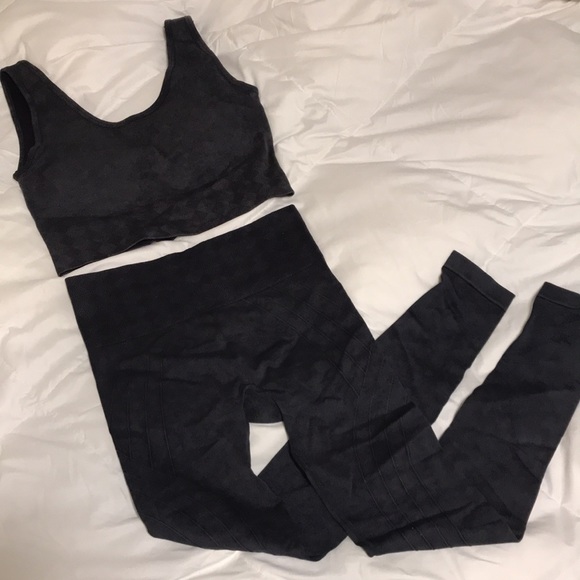NWOT Matching Sports Bra and Leggings Set - Picture 6 of 10